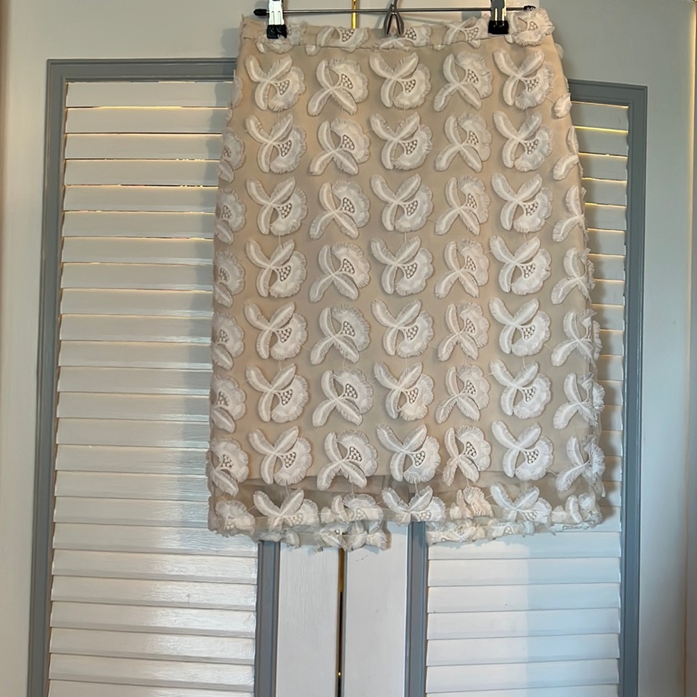 Lord & Taylor Floral Fabric Pattern Ivory Skirt